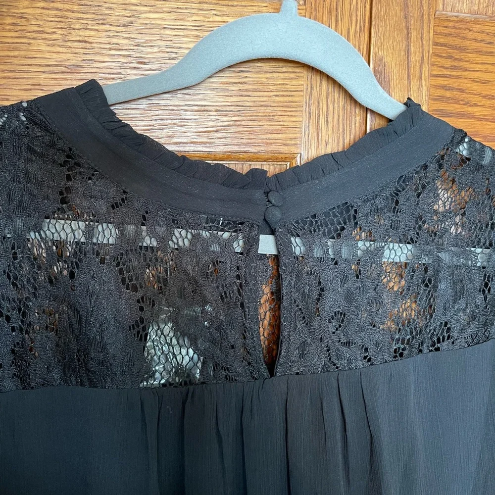 Torrid size 4 blouse brand new with tags - Picture 2 of 6